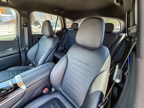 New 2025 Mercedes-Benz GLC 350e 4MATIC image 26