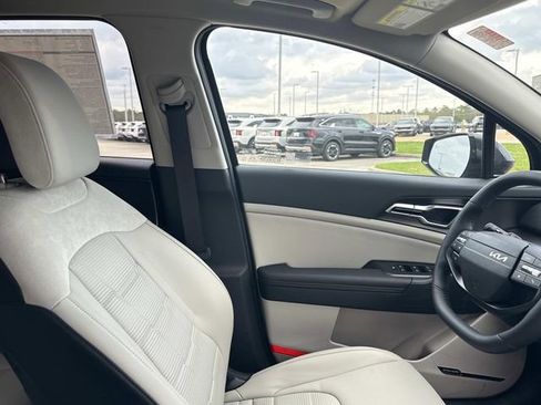 New 2026 Kia Sportage SX FWD image 14