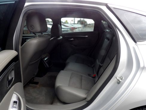 Used 2017 Chevrolet Impala LT image 16