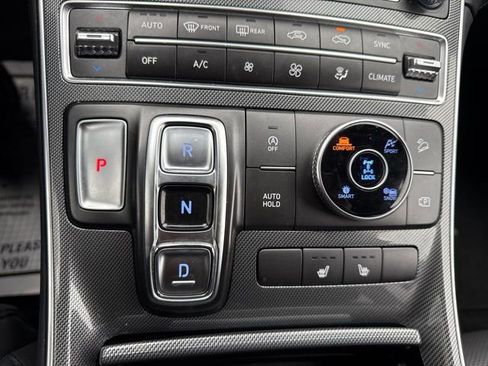 Used 2023 Hyundai Santa Fe SEL w/ Premium Package image 18