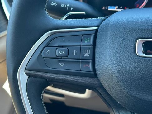 Used 2023 Jeep Grand Cherokee L Limited w/ Luxury Tech Group II AWD/4WD image 42