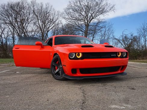 Used 2021 Dodge Challenger SRT Hellcat image 2