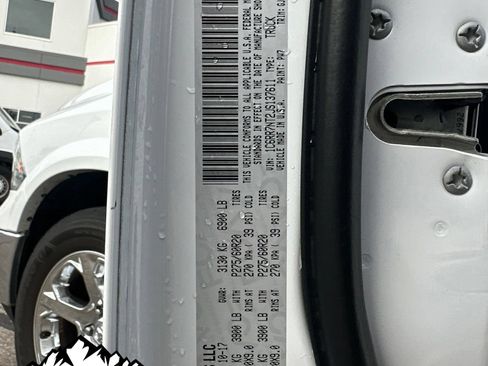 Used 2018 RAM 1500 Laramie w/ Convenience Group AWD/4WD image 19