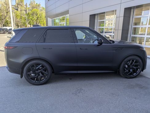 New 2026 Land Rover Range Rover Sport Dynamic SE AWD/4WD image 4