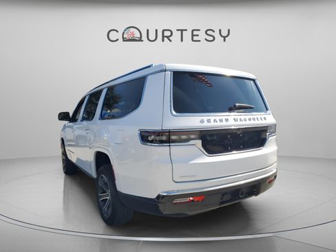 Used 2023 Jeep Grand Wagoneer L 4WD image 3