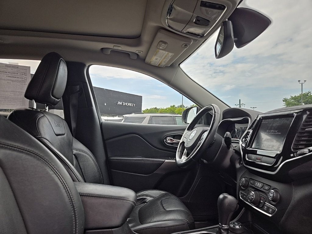 Used 2019 Jeep Cherokee Limited AWD/4WD image 38