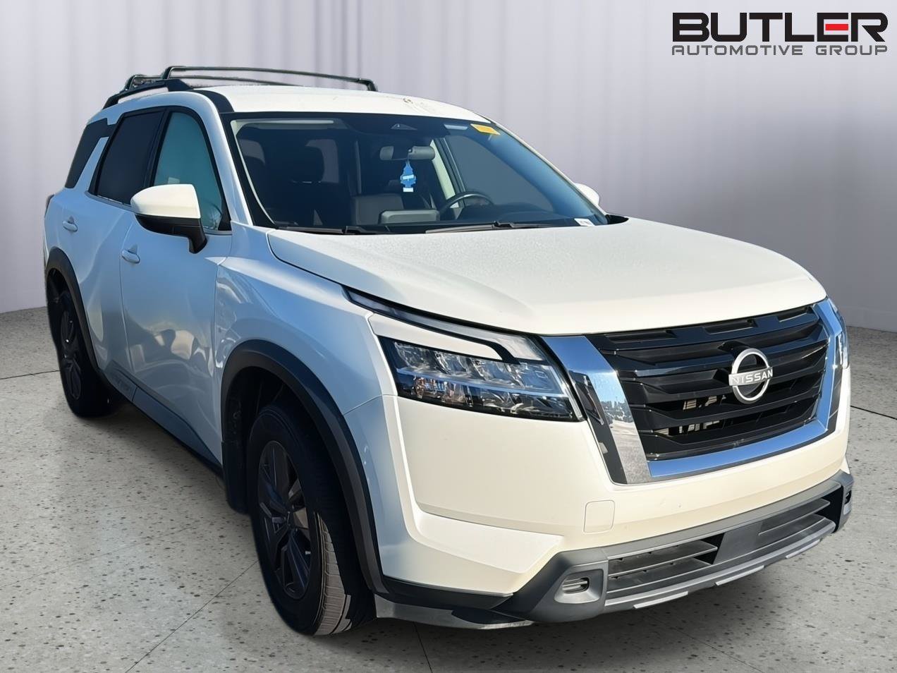 Used 2022 Nissan Pathfinder SV FWD image 6
