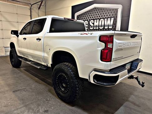 Used 2019 Chevrolet Silverado 1500 Custom w/ Custom Value Package image 3