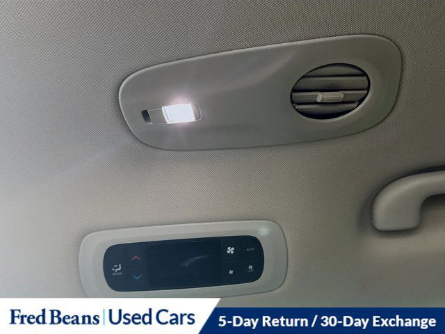 Used 2023 Chrysler Pacifica Touring-L FWD image 30