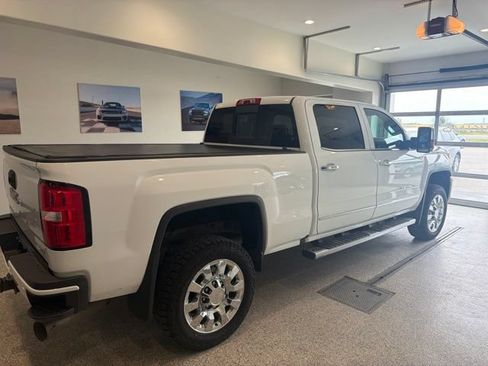 Used 2017 GMC Sierra 2500 Denali w/ Duramax Plus Package AWD/4WD image 5