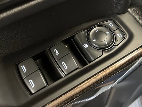 Used 2021 Chevrolet Silverado 1500 LT w/ Z71 Off-Road Package image 35