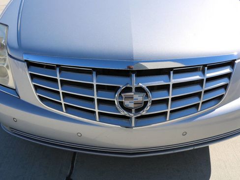 Used 2006 Cadillac DTS Performance image 22