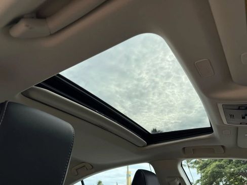 Used 2022 Lexus ES 350 Luxury image 17