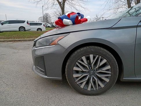 Used 2024 Nissan Altima 2.5 SV image 9