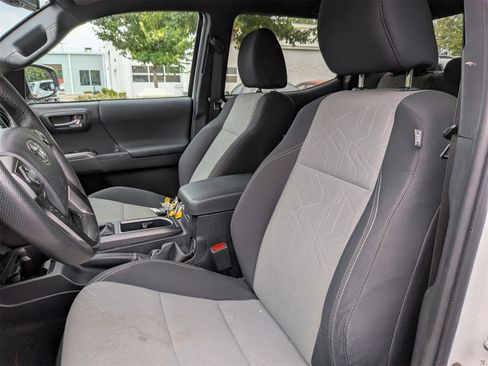 Used 2023 Toyota Tacoma TRD Off-Road image 15