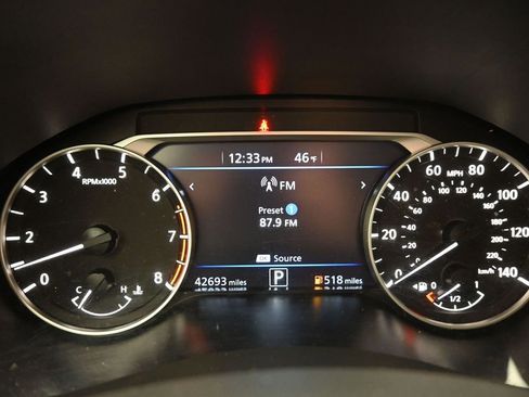 Used 2025 Nissan Altima 2.5 SV FWD image 10