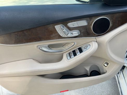 Used 2017 Mercedes-Benz C 300 Sedan image 24