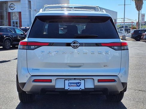 Certified 2024 Nissan Pathfinder SL image 7