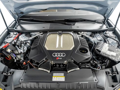 Used 2025 Audi RS 6 performance image 59