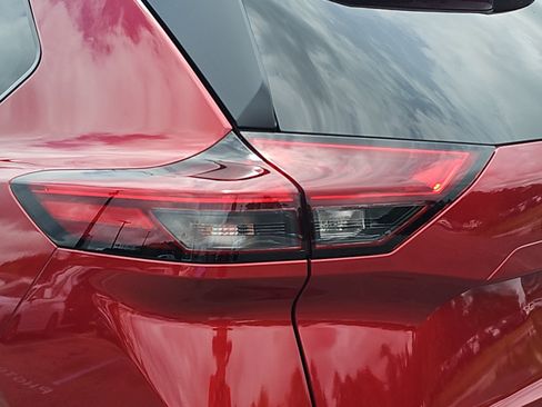 Used 2025 Nissan Rogue S FWD image 29