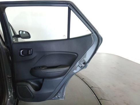 Used 2025 Hyundai Venue Limited image 38