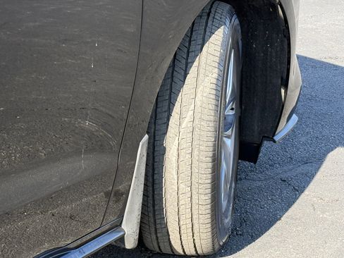 Used 2025 Toyota Sienna LE w/ LE Plus Package image 12