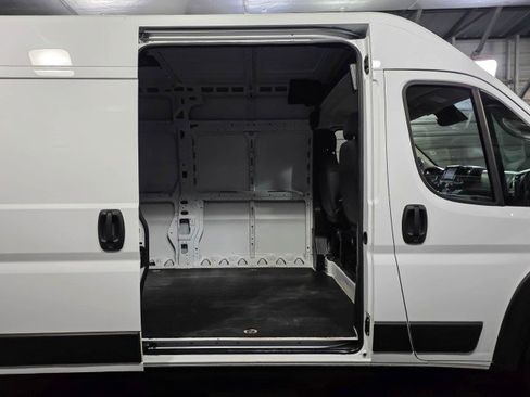 Used 2023 RAM ProMaster 2500 image 10