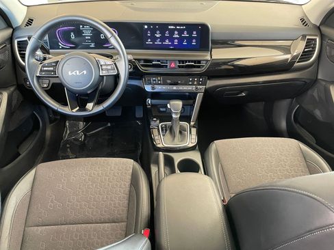 Used 2025 Kia Seltos S image 33