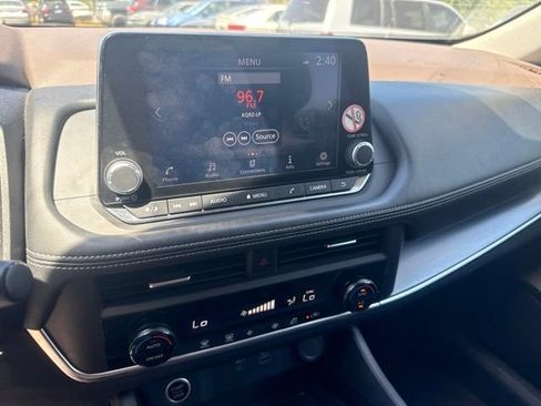 Used 2023 Nissan Rogue SV AWD/4WD image 13