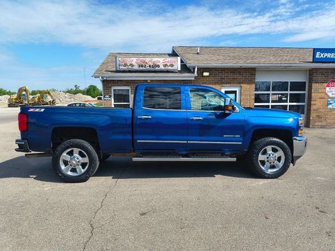 Used 2016 Chevrolet Silverado 2500 LTZ w/ LTZ Plus Package AWD/4WD image 2