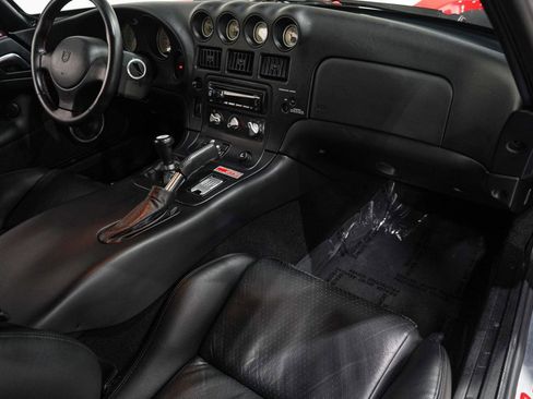 Used 2002 Dodge Viper GTS image 16
