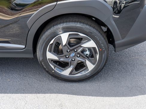 New 2025 Subaru Crosstrek 2.5i Limited w/ Popular Package #3A image 9