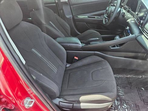 Used 2022 Hyundai Elantra SEL FWD image 19