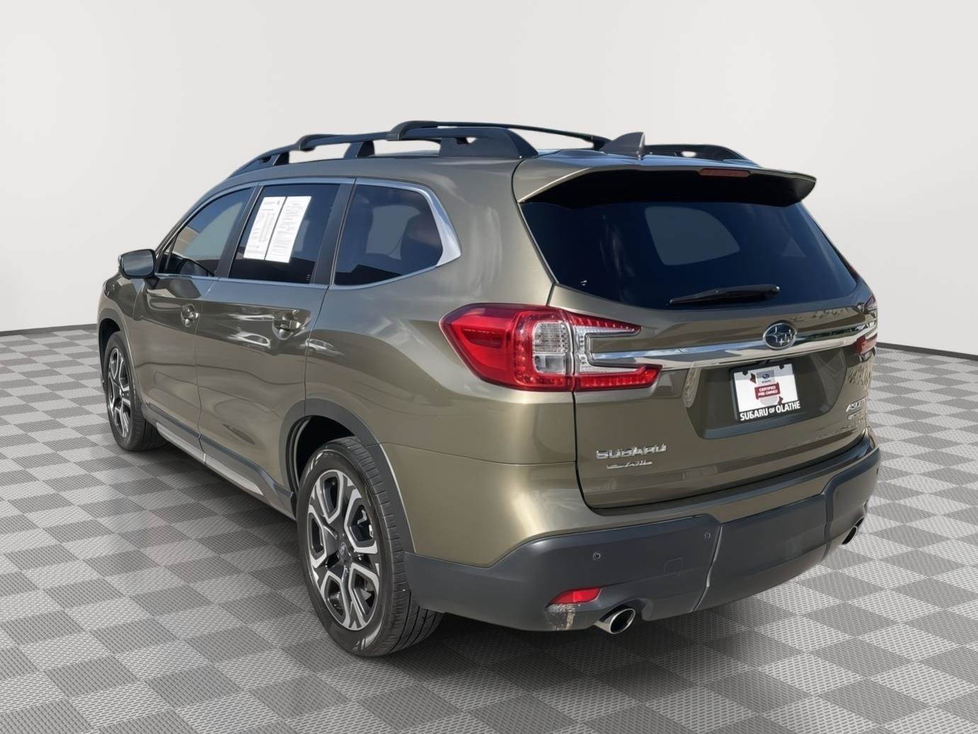 Used 2023 Subaru Ascent Limited w/ Technology Package AWD/4WD image 13