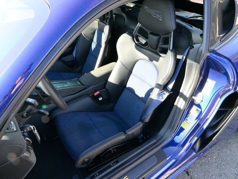 Used 2025 Porsche 718 Cayman GT4 RS image 18