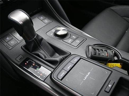 Used 2022 Lexus IS 350 F Sport image 5