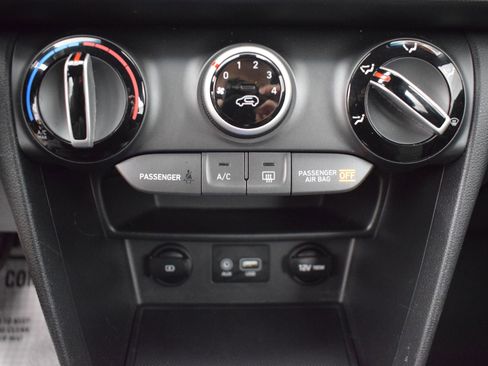 Used 2020 Hyundai Kona SE image 18