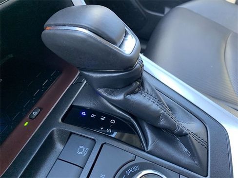 Used 2025 Toyota RAV4 Limited image 25