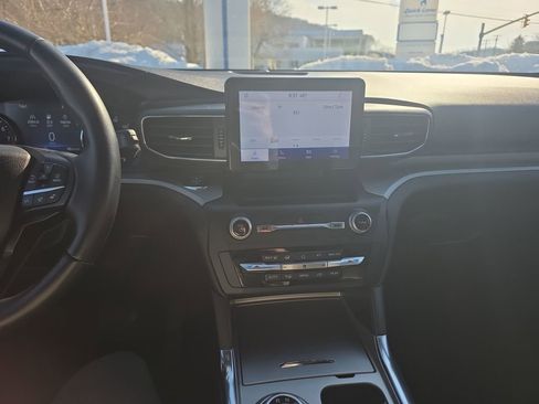 Used 2020 Ford Explorer XLT w/ Equipment Group 202A image 31