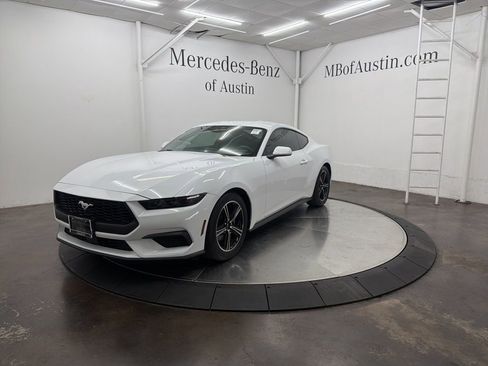 Used 2025 Ford Mustang Coupe image 3