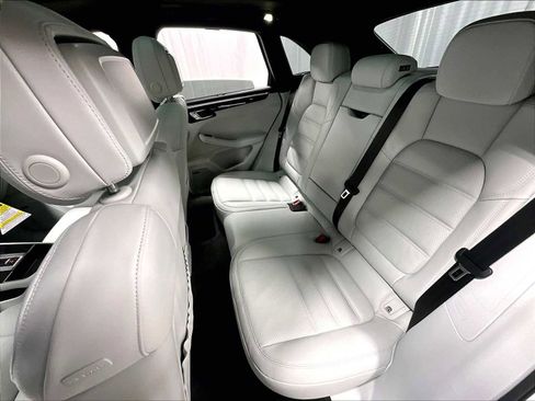 New 2026 Porsche Macan image 25