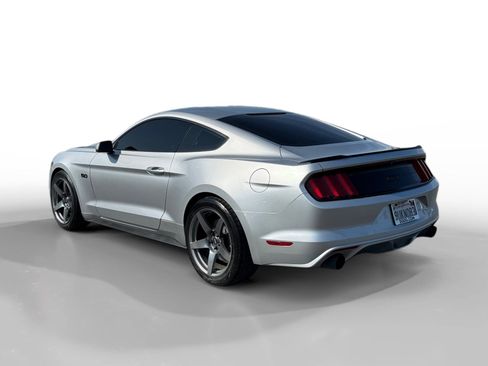 Used 2016 Ford Mustang GT w/ Black Accent Package RWD image 3