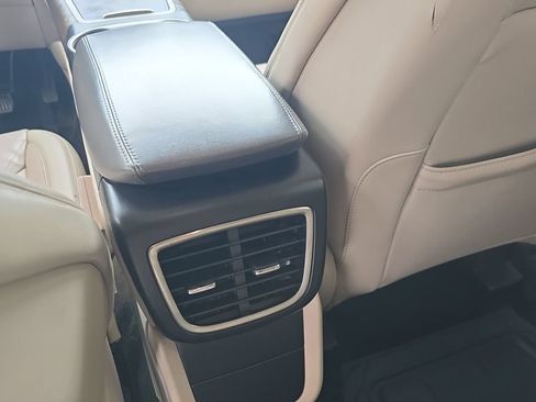 Used 2017 Lincoln MKX Select w/ Select Plus Package FWD image 11