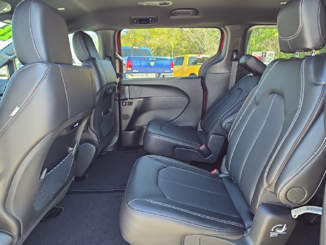 New 2026 Chrysler Pacifica Select w/ S Appearance Package FWD image 13