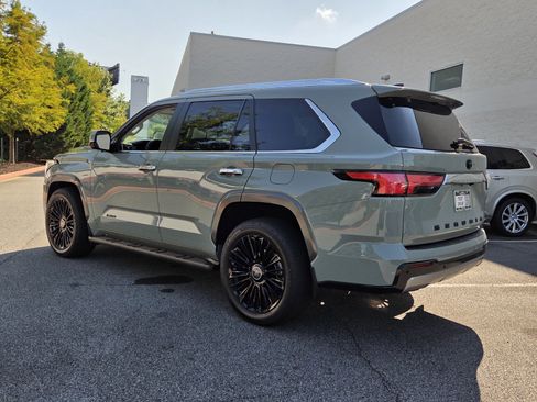 Used 2024 Toyota Sequoia Limited AWD/4WD image 8