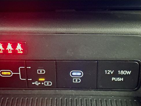 Used 2025 Hyundai Kona SEL image 26