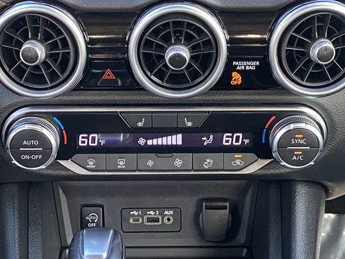 Certified 2024 Nissan Sentra SR image 23