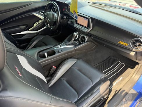 Used 2019 Chevrolet Camaro SS RWD image 10