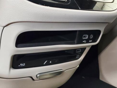 Used 2020 Chrysler Pacifica Touring-L Plus image 29
