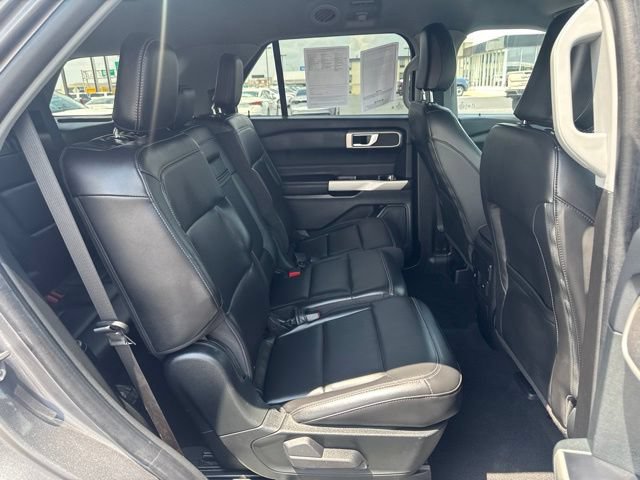 Used 2024 Ford Explorer XLT w/ Equipment Group 202A AWD/4WD image 21